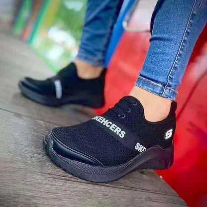 BREATHABLE CORRECTIVE SNEAKERS